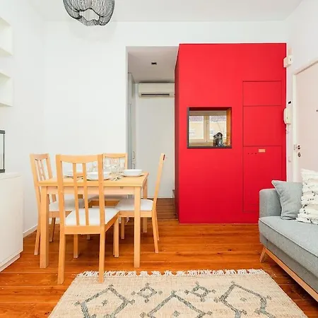 Charming Design For A Colourful Апартаменти