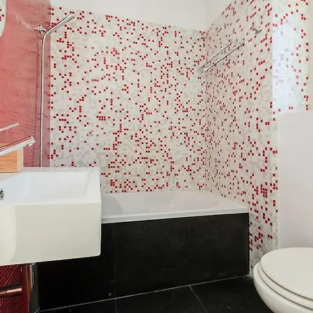 Charming Design For A Colourful Апартаменти